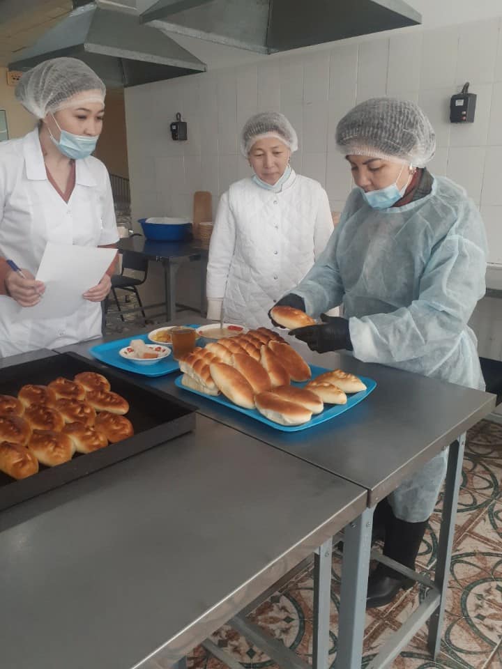В связи с началом второй четверти, продолжает свою работу столовая КГУ «Общеобразовательная школа №15»